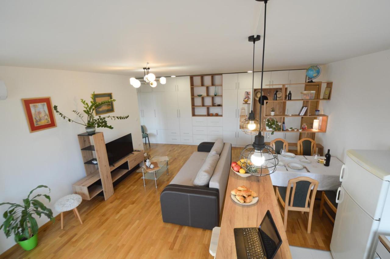 Shine24 - Spacious And Bright Apartment - New Novi Sad Exteriör bild